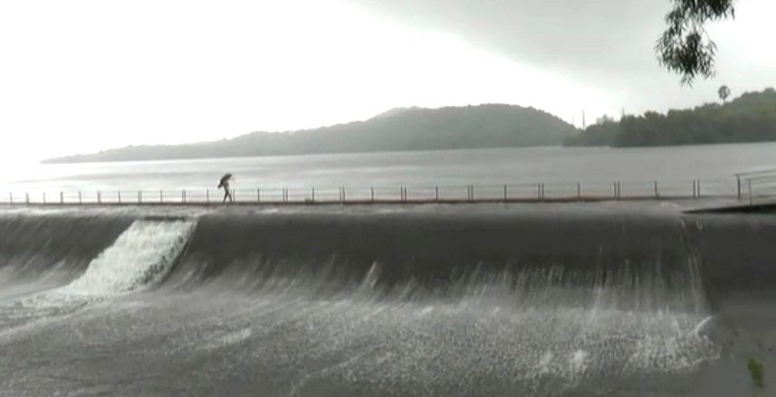 Old Image Of Powai Lake